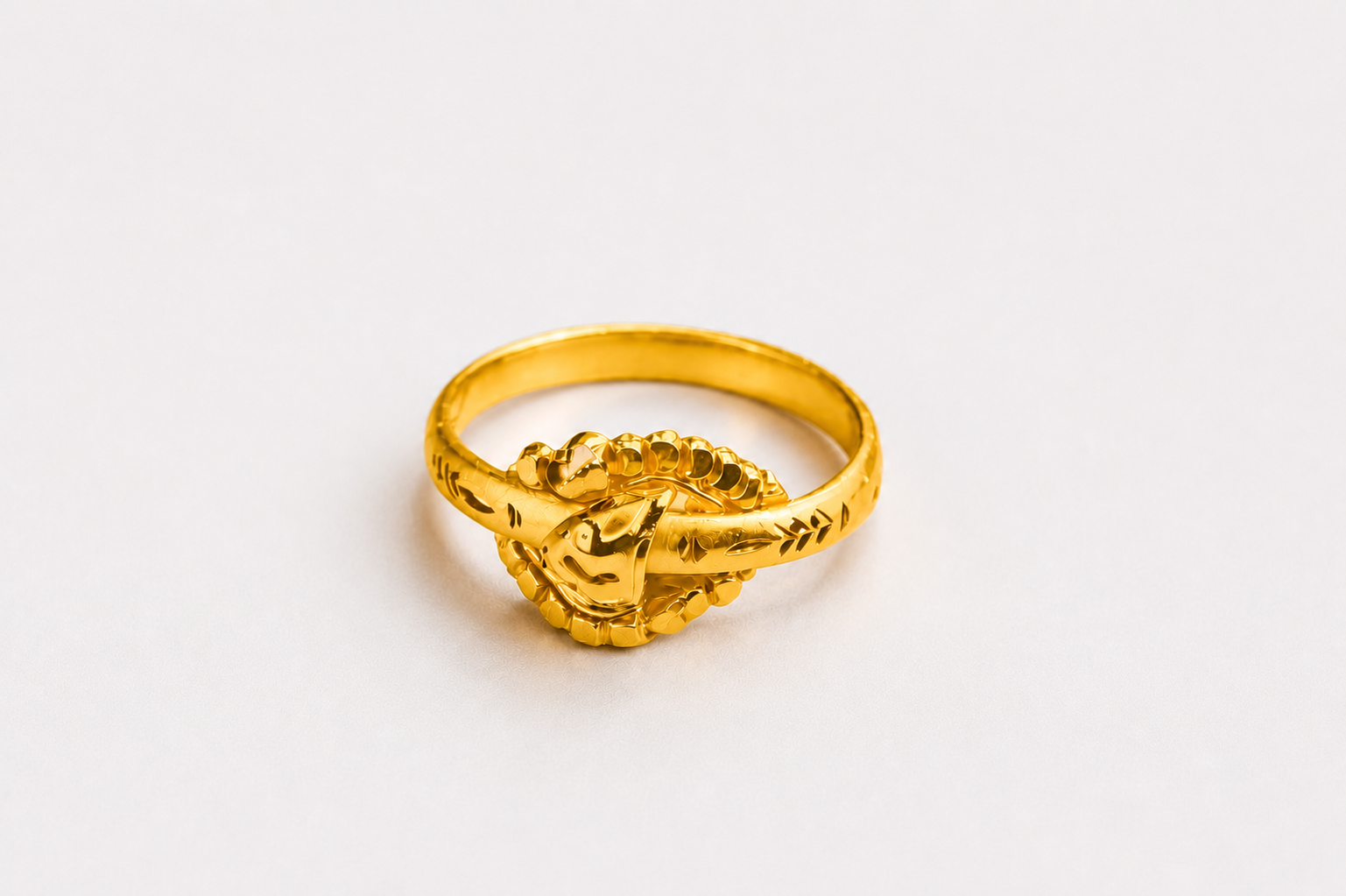 LADIES F RING 22K